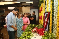 Celebs Pay Last Respects to Superstar Krishna